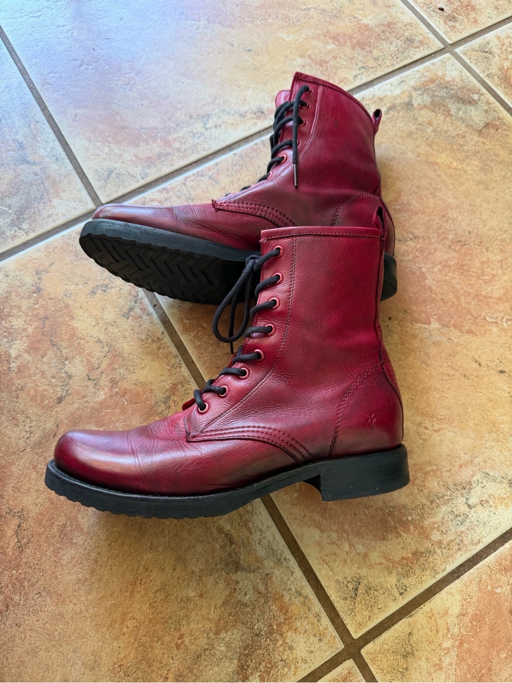 Frye 8.5 M Veronica Red Lace Up boots